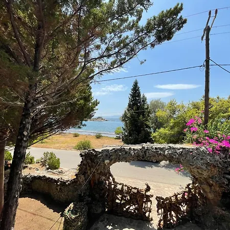 The Other Side Of The Island By Patitiri Country house